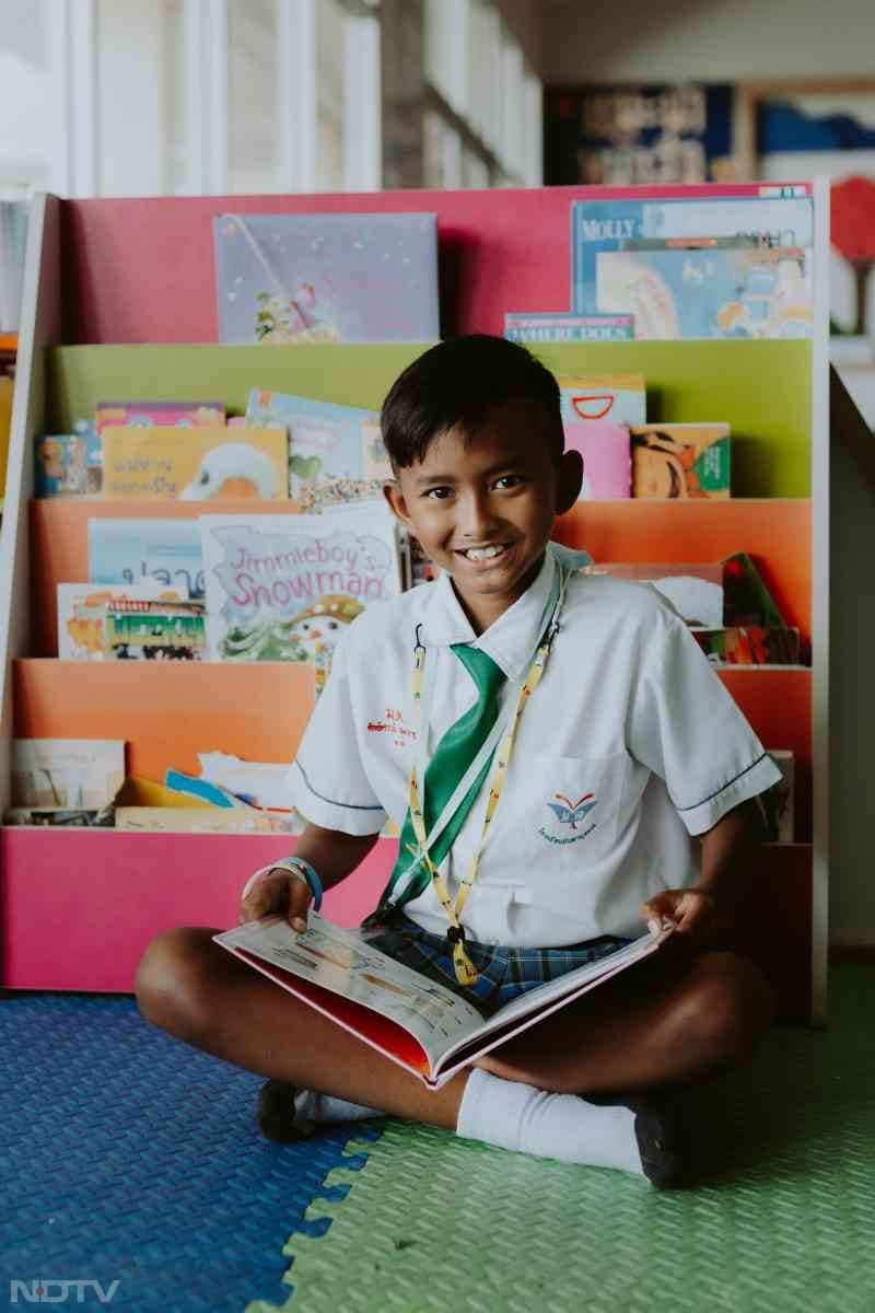 जिन चीजों से बच्चों का पढ़ाई से ध्यान भटके, उन्हें हमेशा दूर रखें.