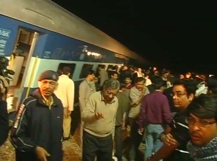 A train crash near Jaipur in Rajasthan early on Saturday left seven people dead and more than 25 injured.