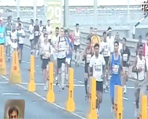 A star-studded race, the seventh Standard Chartered Mumbai Marathon was held on Sunday amidst tight security and elaborate arrangements.<br/><br/>Over 38,000 people from the city and elsewhere in the country, foreigners, handicapped, senior citizens, students and other groups, raced their way in different categories in the total 42 km long marathon. (NDTV Photo)