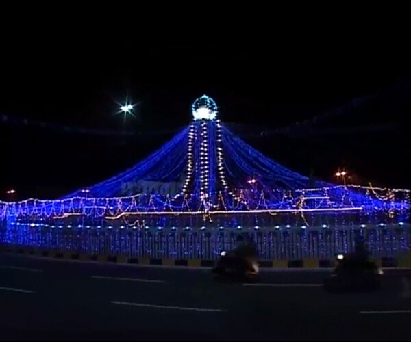 Lucknow painted blue for Mayawati\'s mega rally
