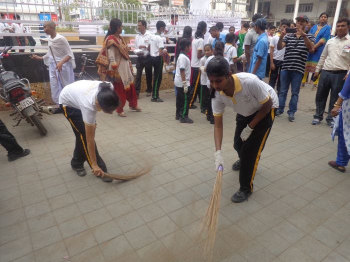 In Pics #Mere10Guz: How People Cleaned Up Their Surroundings To Make India Swachh