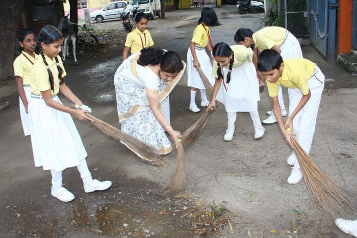 In Pics #Mere10Guz: How People Cleaned Up Their Surroundings To Make India Swachh