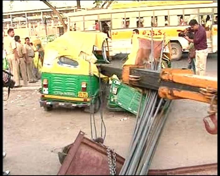 The driver of the autorickshaw and a labourer identified as Rajesh (30) were injured in the incident. (NDTV Photo)