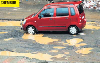 The pothole situation has deteriorated owing to continuous rains. We can only work when it does not pour. If the mixture used to fill the potholes does not get eight hours to settle, it will not stay."<br></br><br></br> <a href=" http://www.mid-day.com/" class="fa fn fl fs12"><b>Photo courtesy: Mid-Day.com</b></a>