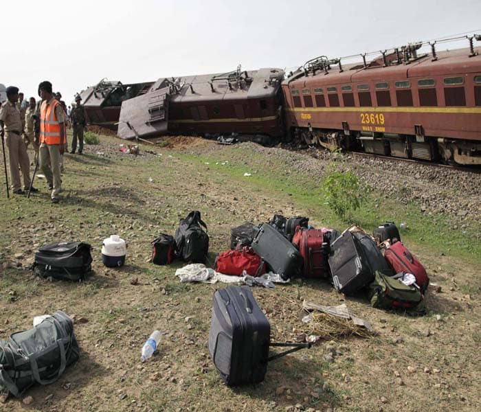 The West Bengal police have said that Maoist-backed organization People's Committee against Police Atrocities (PCPA) has claimed responsibility for the Gyaneshwari Express accident.(AP Image)