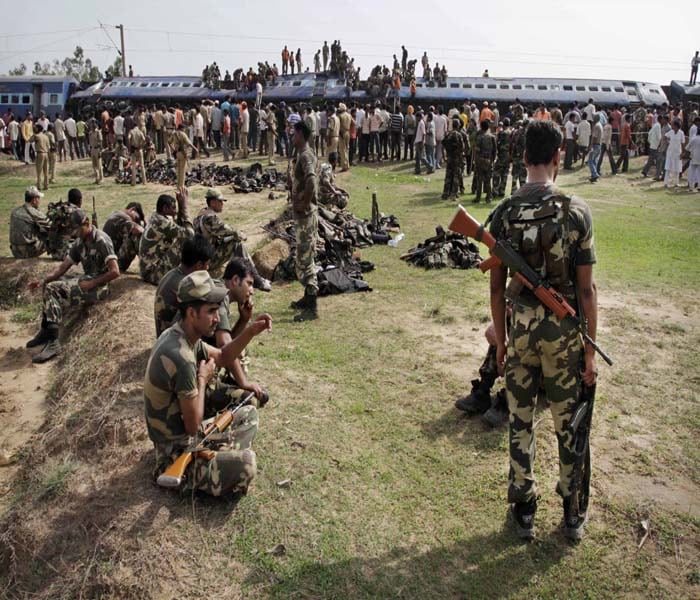 Railways PRO Soumitra Majumdar said the train had 24 coaches. After the explosion, 13 including 10 sleeper coaches, derailed of which five were hit by the goods train coming on the opposite track.(AP Image)