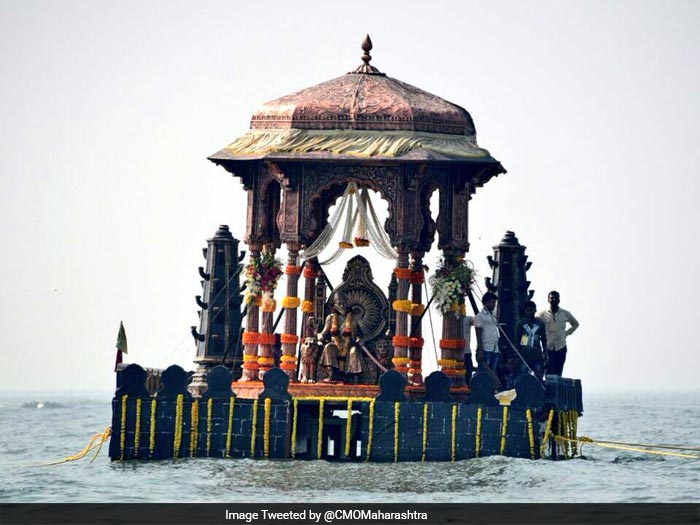 On Hovercraft, PM Modi Performs Jal Pujan For Rs 3,600 Crore Shivaji Memorial
