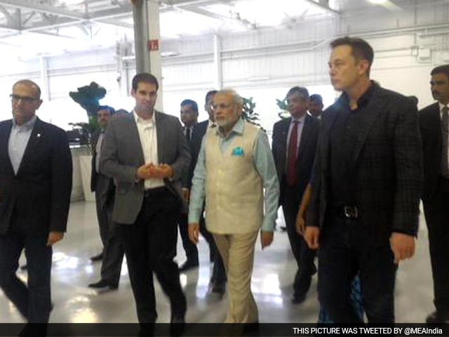 Photo : PM Modi Takes a Tour of Tesla Motors in San Jose