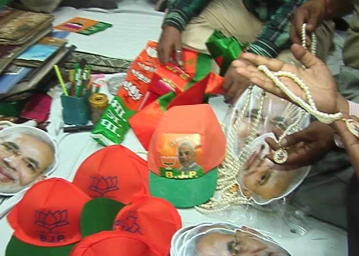 'Modi accessories' on sale ahead of the rally.