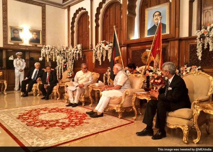 PM Narendra Modi and Bangladesh President Abdul Hamid confer at Bangabhawan, residence of the President.