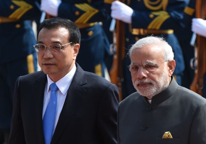PM Modi End His Day in Beijing With A Selfie with Premier Li Keqiang