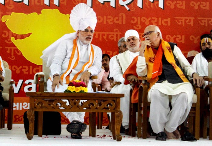 Narendra Modi fasts for communal harmony, Vaghela in protest