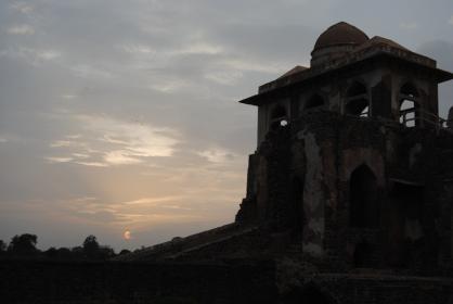 <b>Sunset at Jahaaz mahal: </b>The Jahaaz Mahal, a monument in Mandu which is over five centuries old. (Image: Ketki Angre)