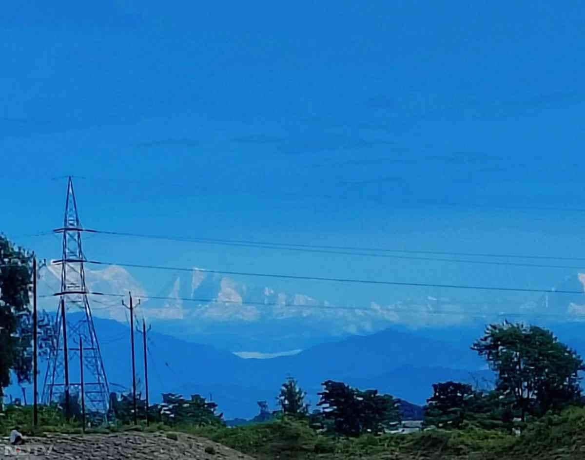 तस्वीरें : खुला आसमान, बिहार से दिखी दुनिया की सबसे ऊंची चोटी! क्या आपने देखा माउंट एवरेस्ट
