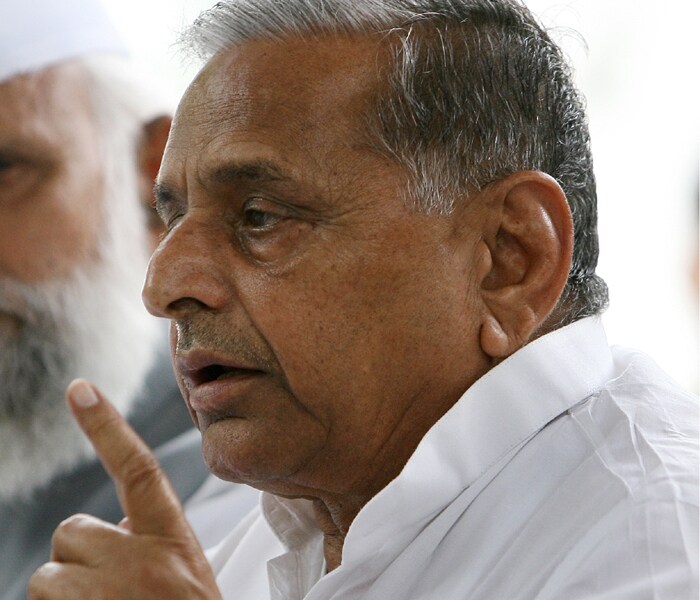 Mulayam booed for sexist remarks on Women\'s Bill