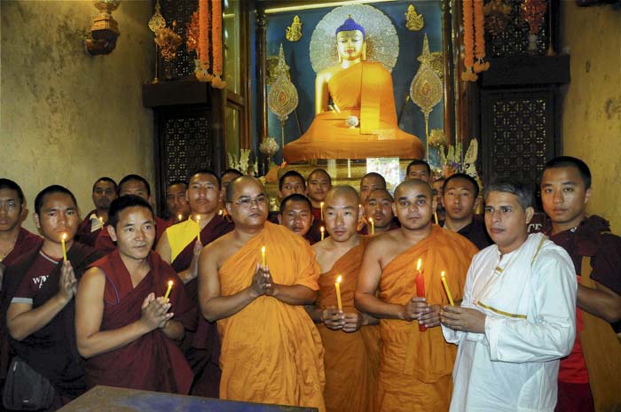 Buddhist monks in Bodhgaya organised a special prayer for those who were killed in the attacks three years ago. Many celebrities, including cricketers Sachin Tendulkar and MS Dhoni, who are staying in the Hotel Taj, one of the sites targeted by 10 Pakistani terrorists on November 26,2008, also paid homage to the victims at a solemn ceremony in the morning.