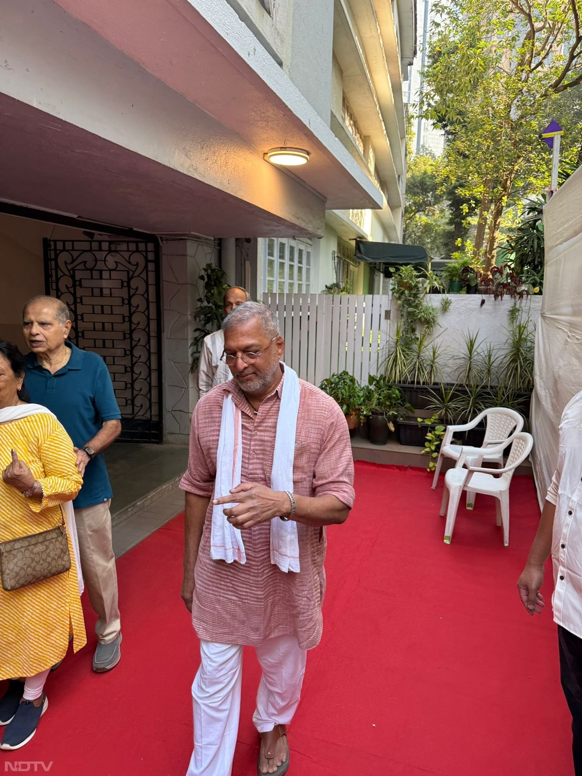 अक्षय कुमार से मोहन भागवत तक... तस्&zwj;वीरों में देखिए, महाराष्&zwj;ट्र निकाय चुनाव