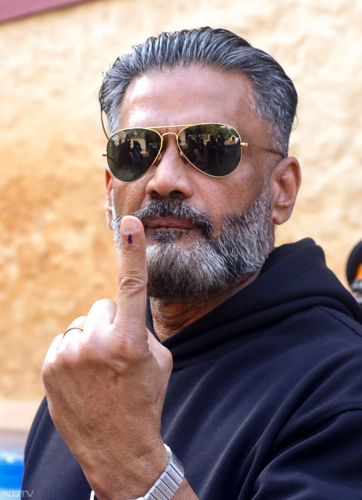 अक्षय कुमार से मोहन भागवत तक... तस्&zwj;वीरों में देखिए, महाराष्&zwj;ट्र निकाय चुनाव