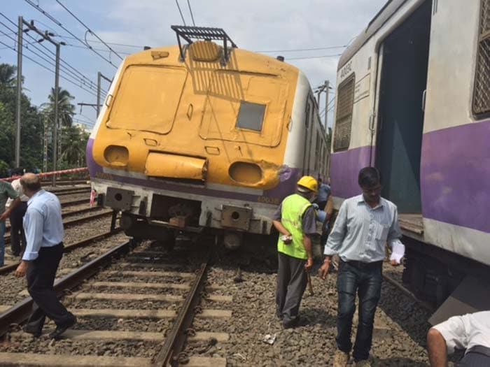 5 Pics: Mumbai Local Train Derails Near Andheri