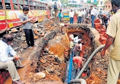 On September 9, 2009, a crater of 1.5 ft X 5 ft was created at the Peddar Road because of a leak in an underground storm water drain system. The repair job was completed within two to three days after the incident. (Picture: Mid-Day.com)