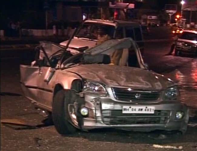 One of the occupants of the Honda City, 16-year-old Shifa, succumbed to her injuries. She was admitted to Jaslok hospital. The other occupants include 14-year-old Sania, who is in the ICU; 17-year-old Mohsin who has been sent home after treatment; and Mohsin's friend, 20-year-old Faizan, who was driving the car.