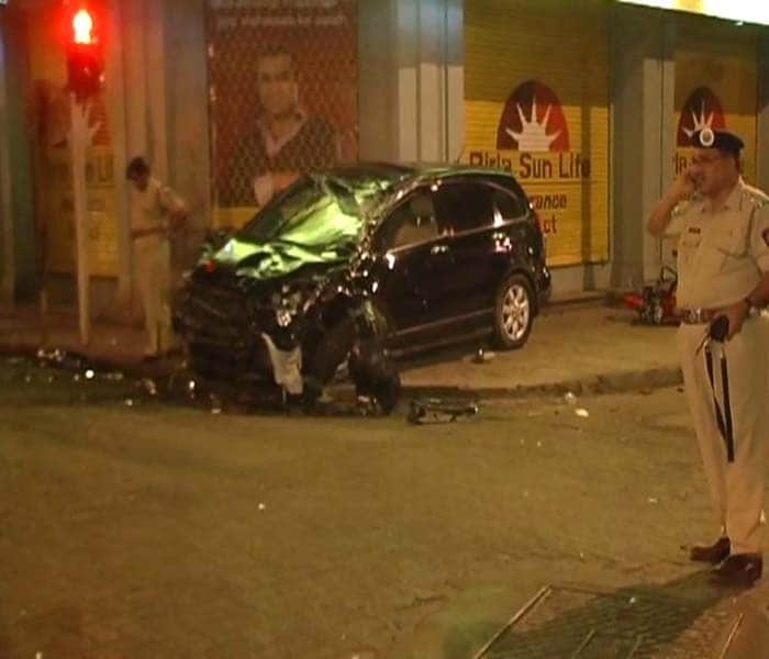 Two persons were killed and four policemen injured when a drunk woman driver hit them with her Honda CRV at Marine Drive in Mumbai. (NDTV Photo)