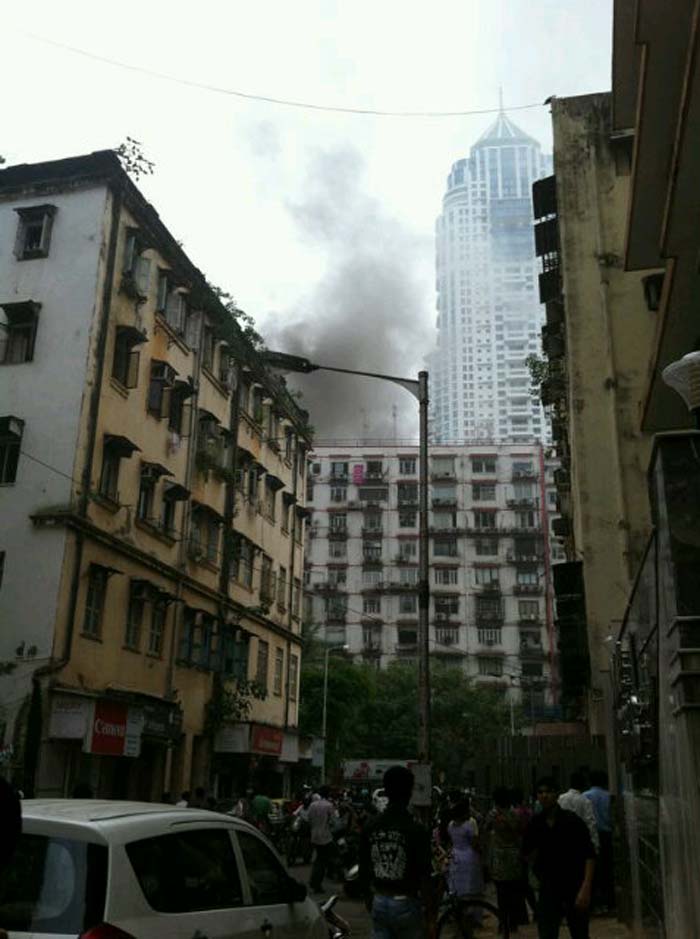 A fire was reported on the ninth floor of the Everest building located in Tardeo area of south Mumbai. 

Twitpic courtesy: @sanjaybafna