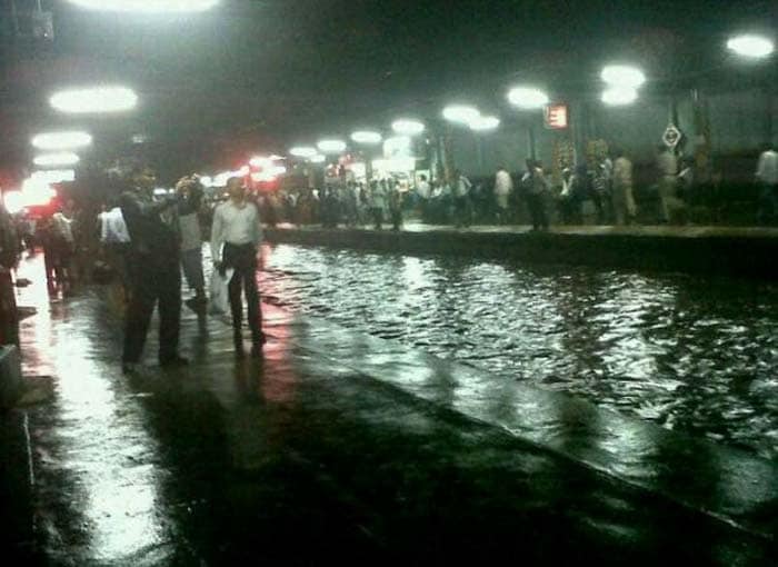 Rains hit rail, road traffic in Mumbai