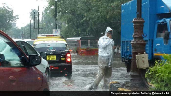 The city of Mumbai is being battered by heavy rains since Sunday. The continuous downpour has led to water-logging in many parts of the city, and movement of people and vehicles in the region is also hampered.<br><br>
Mohit Devnani shared this image with NDTV. He tweeted: "On my way to work from Khar to Bandra."