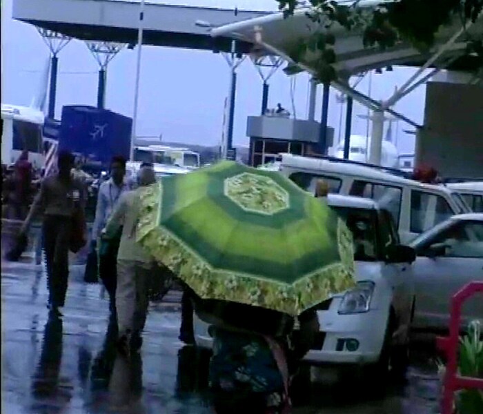 Water logging has been reported at Dadar in central Mumbai, Cadbury Junction, Hind Mata and other areas.