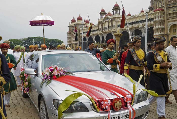Coronation Ceremony of Mysore\'s New 23-Year-Old Maharaja