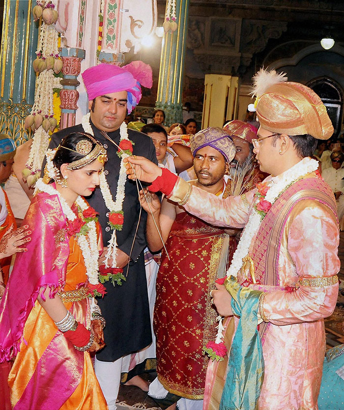In Grand Royal Wedding, Maharaja Of Mysuru Marries Princess From Rajasthan