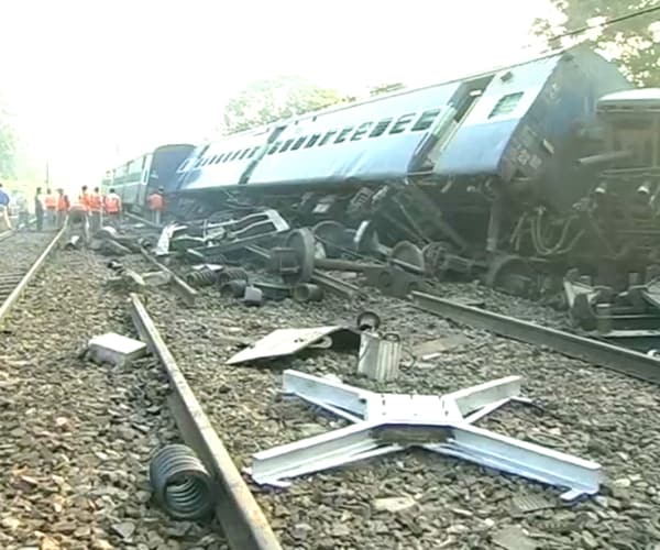 <b>November 20, 2009:</b> One person was killed and nearly 60 injured as Maoists struck by blowing up a railway track in Jharkhand just as a train was passing by.<br><br>

Eight coaches of the Tata-Bilaspur passenger train were derailed near Posaita station, 120 km from Jamshedpur, close to the Jharkhand-Orissa border. (NDTV Photo)