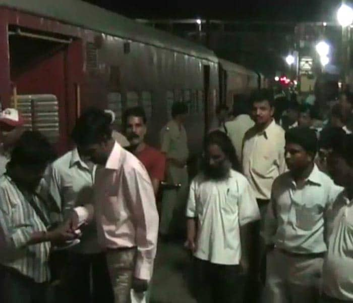 Sanjay Saraogi, a passenger of the D-3 coach, one of the seven derailed bogies, said that none of the passengers were harmed in the incident.<br><br>
"We heard the sound of a blast, but to my knowledge no harm has been caused to the passengers in the affected bogies," he said from the spot, about 15 km from Gaya station.(NDTV Photo)