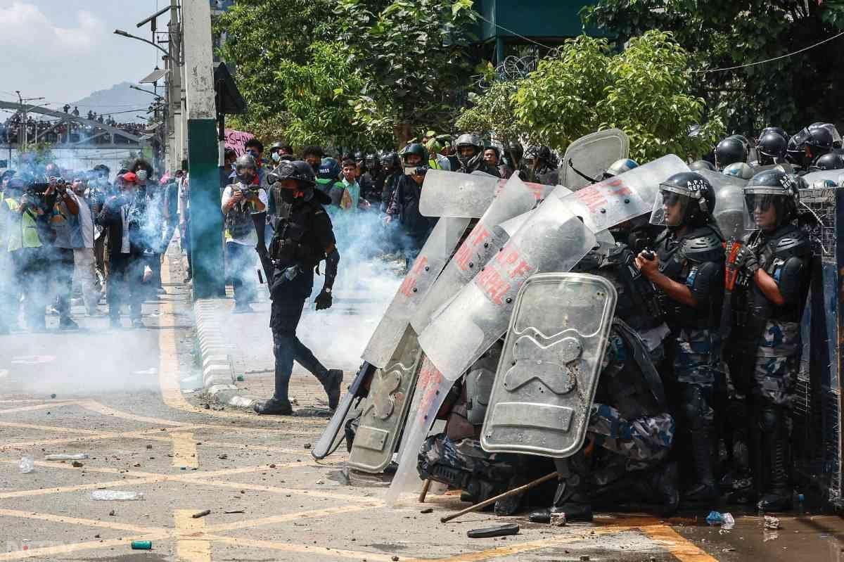 राजधानी काठमांडू में उग्र प्रदर्शन के बीच जेन-जी नाम की प्रोफाइल से एक पोस्ट में युवाओं से घर वापस लौटने की अपील की गई