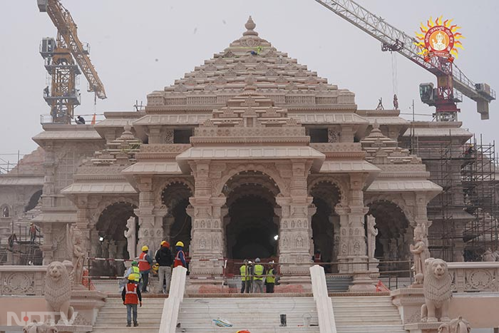 अयोध्या में राम मंदिर के उद्घाटन की तैयारियां जोरों पर हैं और मंदिर में रामलला का प्रतिष्ठा समारोह आज से शुरू हो गया है. (फोटो: X/@Shri Ram Janmbhoomi Teerth Kshetra)