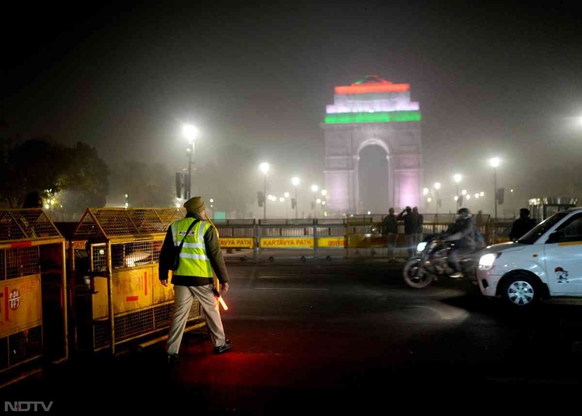 दिल्&zwj;ली में नए साल के मौके पर सुरक्षा के पुख्&zwj;ता बंदोबस्&zwj;त किए गए.