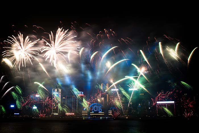 Fireworks are seen over the city's skyline in Hong Kong on January 1, 2016. (AFP Photo)