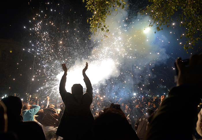 Pakistanis set off fireworks as they celebrate New Year's Day in Lahore on January 1, 2016. (AFP Photo)