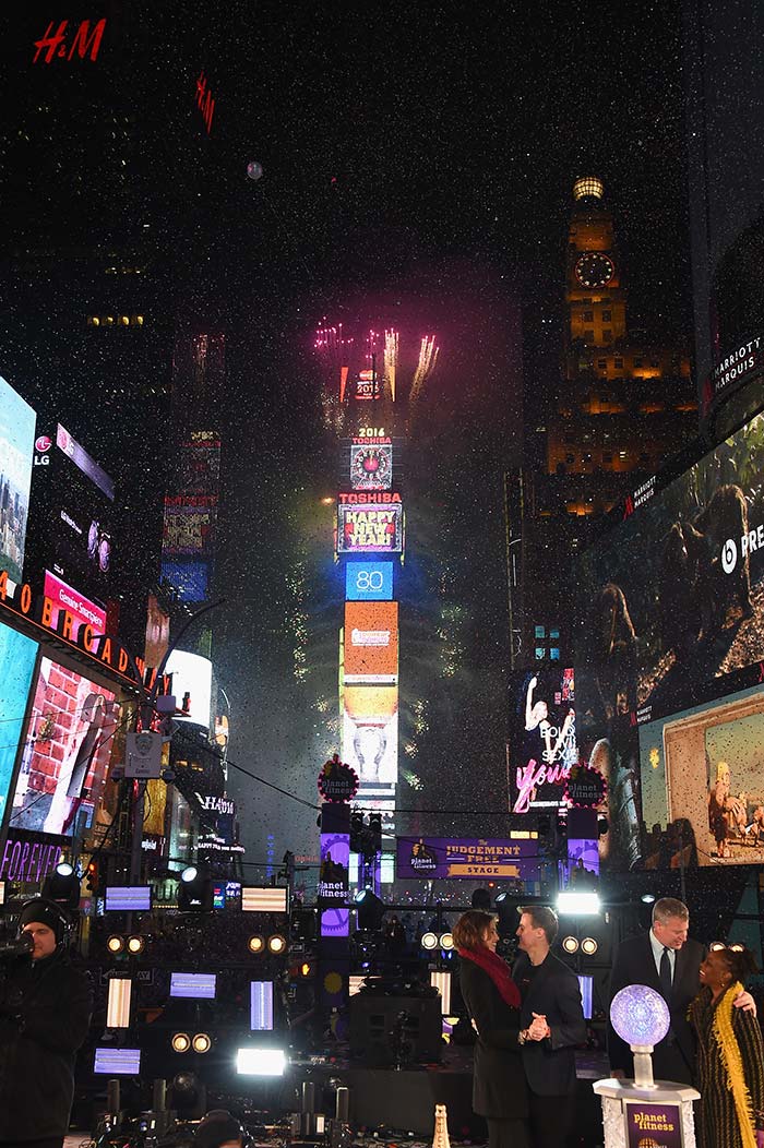 Confetti display atop Times Square at Midnight during the Dick Clark's New Year's Rockin' Eve with Ryan Seacrest 2016 on December 31, 2015 in New York City. (AFP Photo)