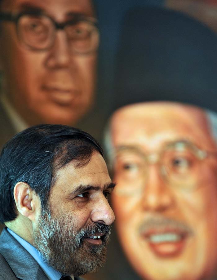 <b>Anand Sharma: Commerce and Industry; and additional charge of Textiles</b><br><br>

Anand Sharma, who is the Minister for Commerce and Industry, was given the additional charge of Textiles during the Cabinet reshuffle.
