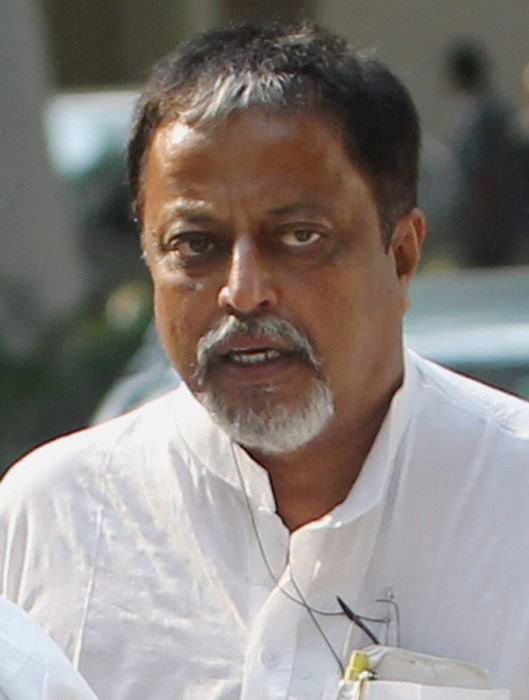 <b>Mukul Roy: Shipping</b><br><br>Trinamool Congress MP Mukul Roy, was not only denied a Cabinet rank but also shunted out as Minister of State for Railways.<br><br>Mukul Roy now only retains the Shipping portfolio as a junior minister. He proved controversial after failing to visit the sites of Sunday's two big train disasters - in Uttar Pradesh and Assam - in defiance of Manmohan Singh's directive.<br><br>Mr Roy is also not believed to be on the best of terms with his Trinamool colleague Dinesh Trivedi, who has become the new Railway Minister.