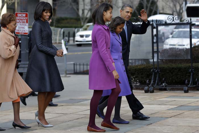 The president was cheered in the streets as his motorcade slowly made its way down Pennsylvania Avenue from the White House and arrived at the Capitol.</br></br>
Image courtesy: AP