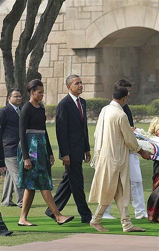 US President Barack Obama, and first lady Michelle Obama, arrive to offer floral tributes at the Mahatma Gandhi memorial in New Delhi, India, Monday, Nov 8, 2010. Obama is on a three-day visit to the world's largest democracy. (AP Photo)