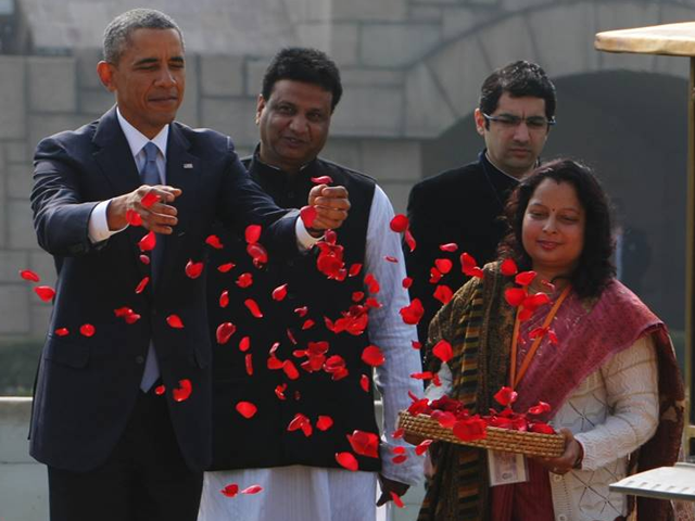 President Obama Pays Tribute to Mahatma Gandhi at Rajghat