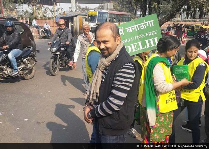 Dilip Pandey joined awareness program with Civil Defence volunteers at Anand Vihar ISBT chowk.