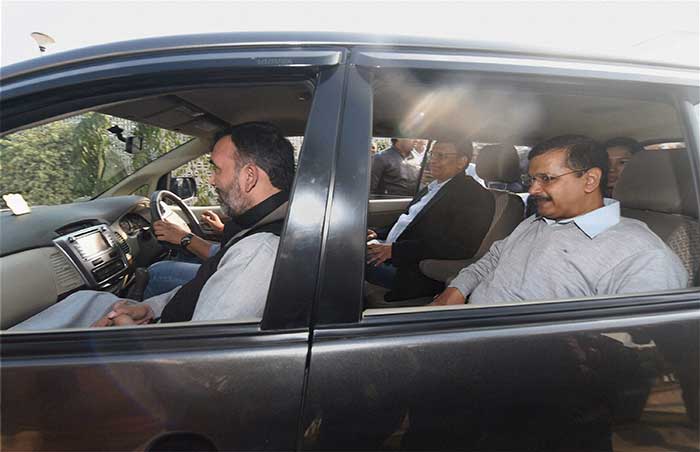 Delhi Chief Minister Arvind Kejriwal carpools with Cabinet Ministers Gopal Rai and Satyendra Jain to Delhi Secretariat.