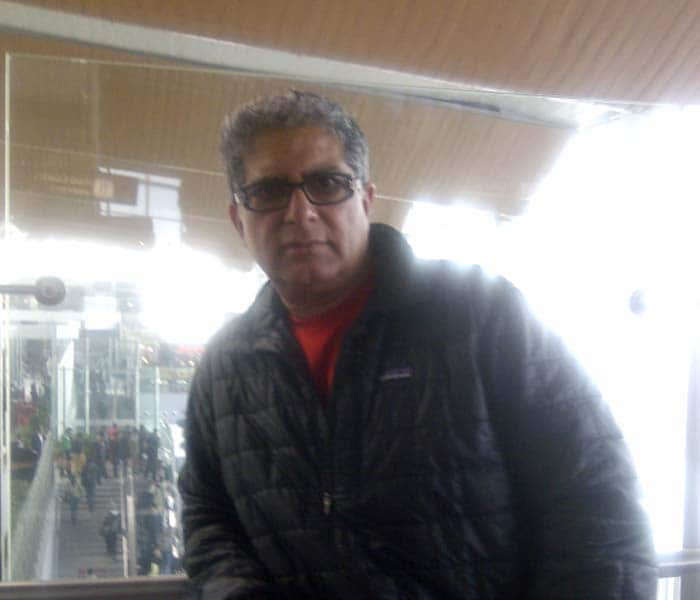 Flights were able to take off only after the fog cleared at around 10 am. <br/> 
Photo courtesy: DeepakChopra|Deepak Chopra