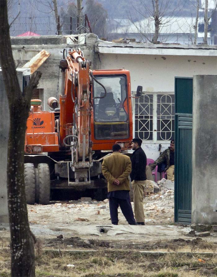 Pakistan razes bin Laden\'s home, erasing memories