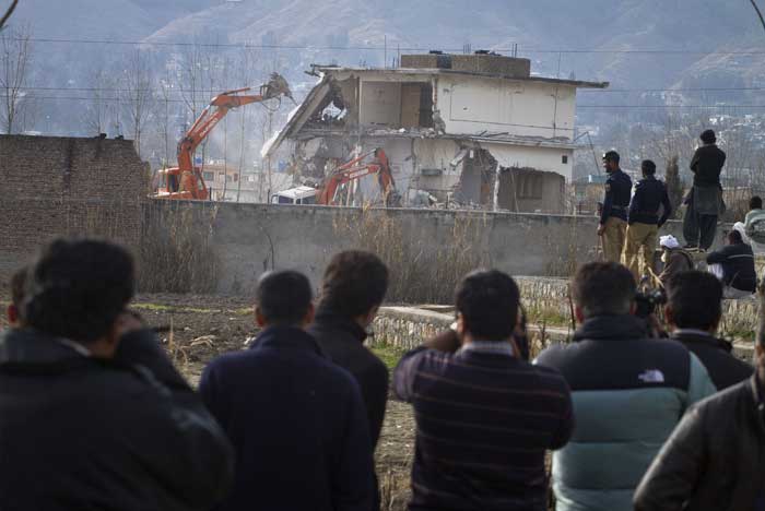 Pakistan razes bin Laden\'s home, erasing memories